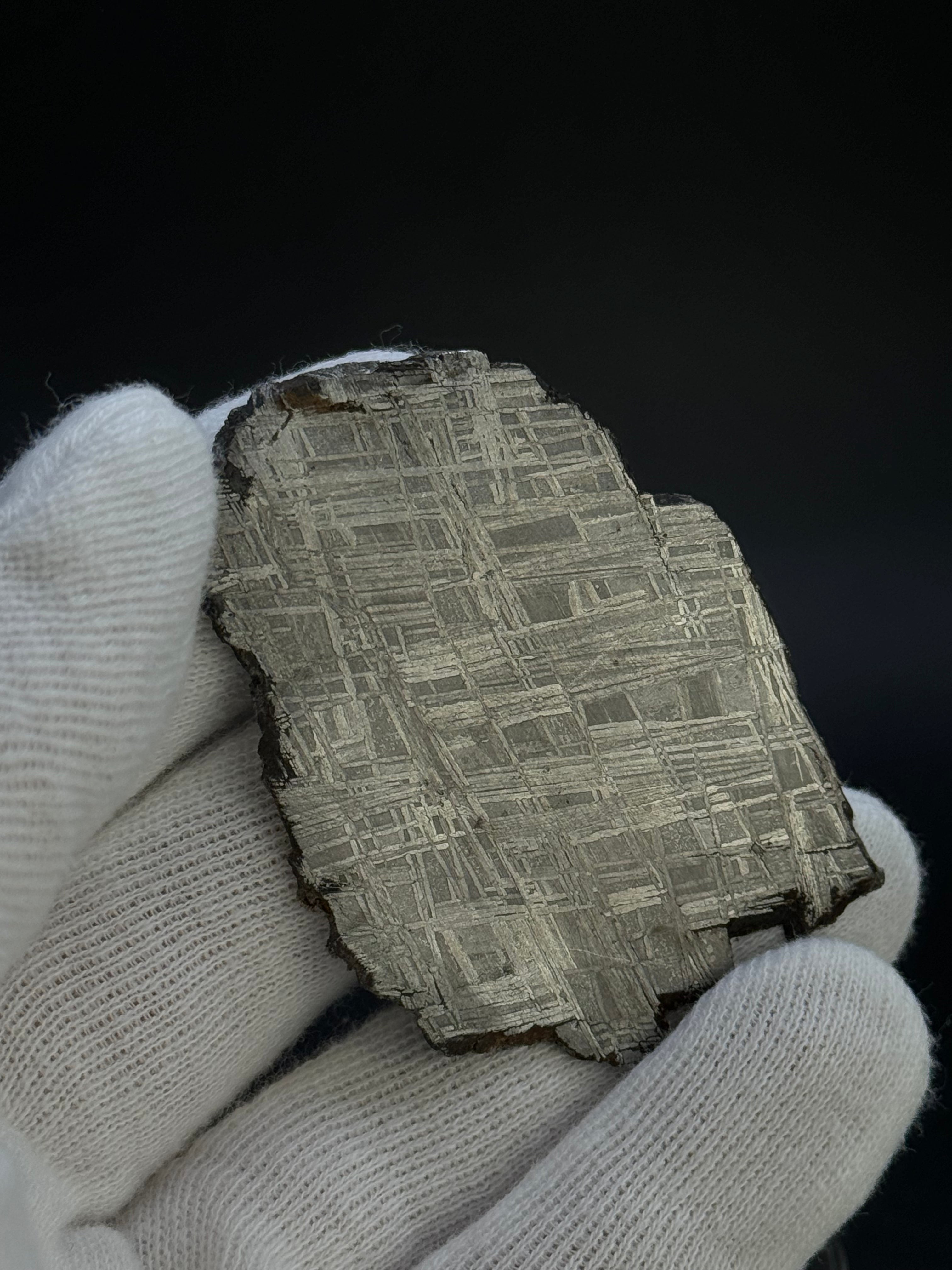 Muonionalusta meteorite, Sweden. 43,40 grams.