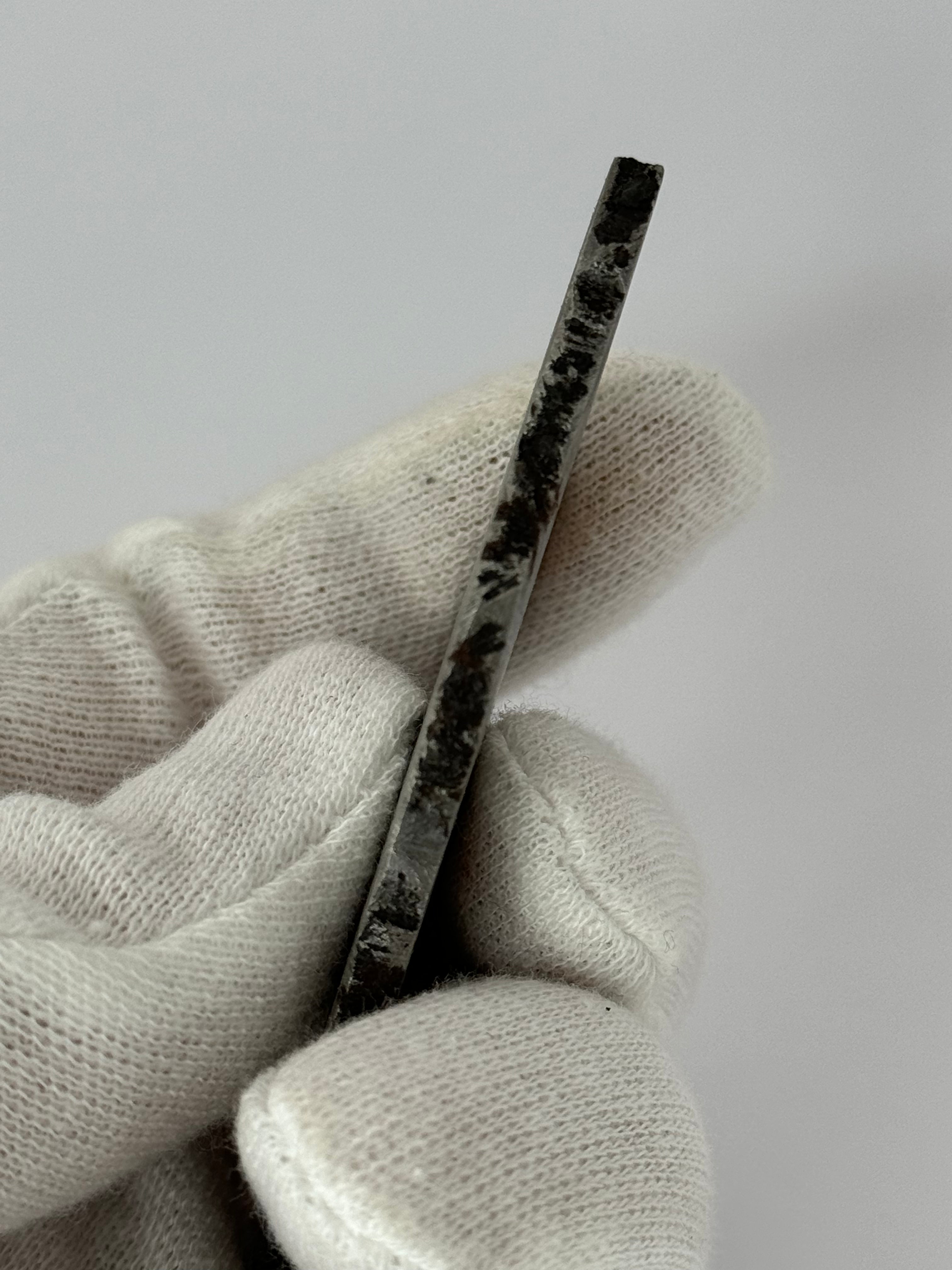 Muonionalusta meteorite, Sweden. 69,83 grams slice.