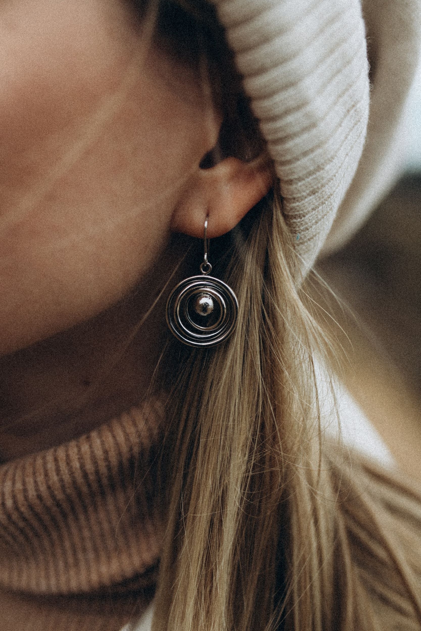 Orbit earrings with Muonionalusta meteorite bead
